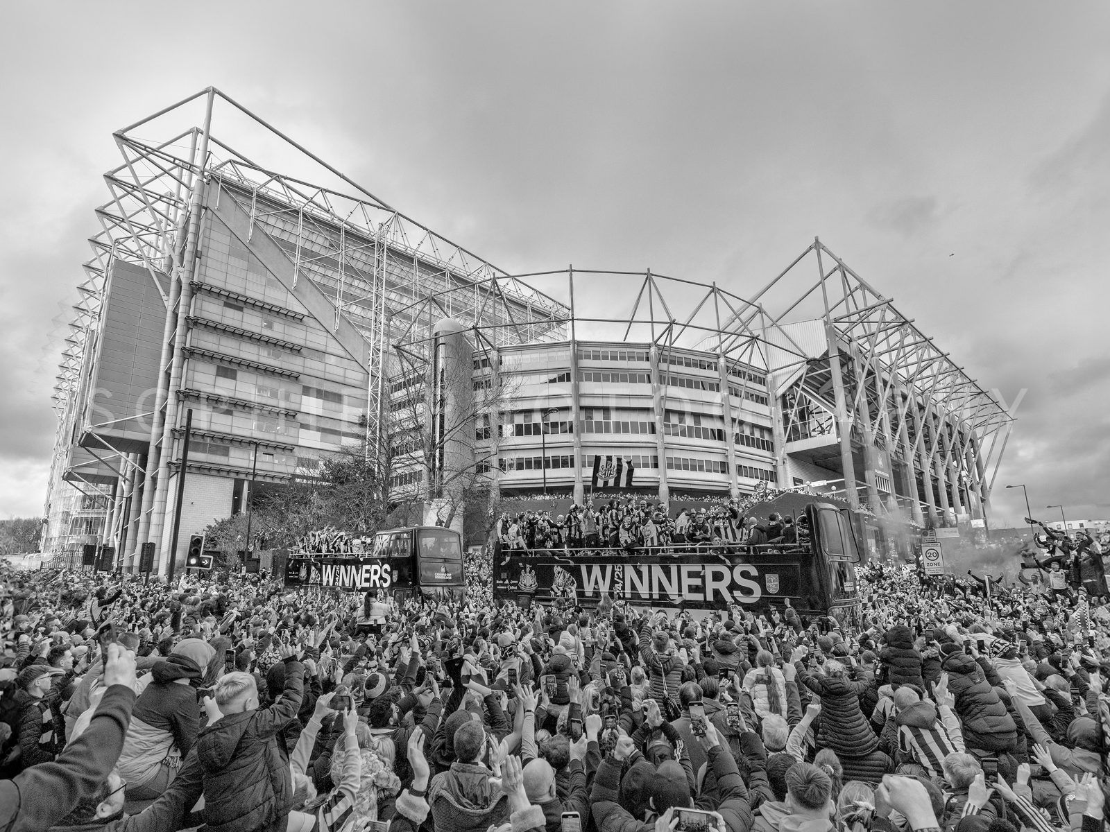 Carabao Cup Winners Bus Parade, Black and White