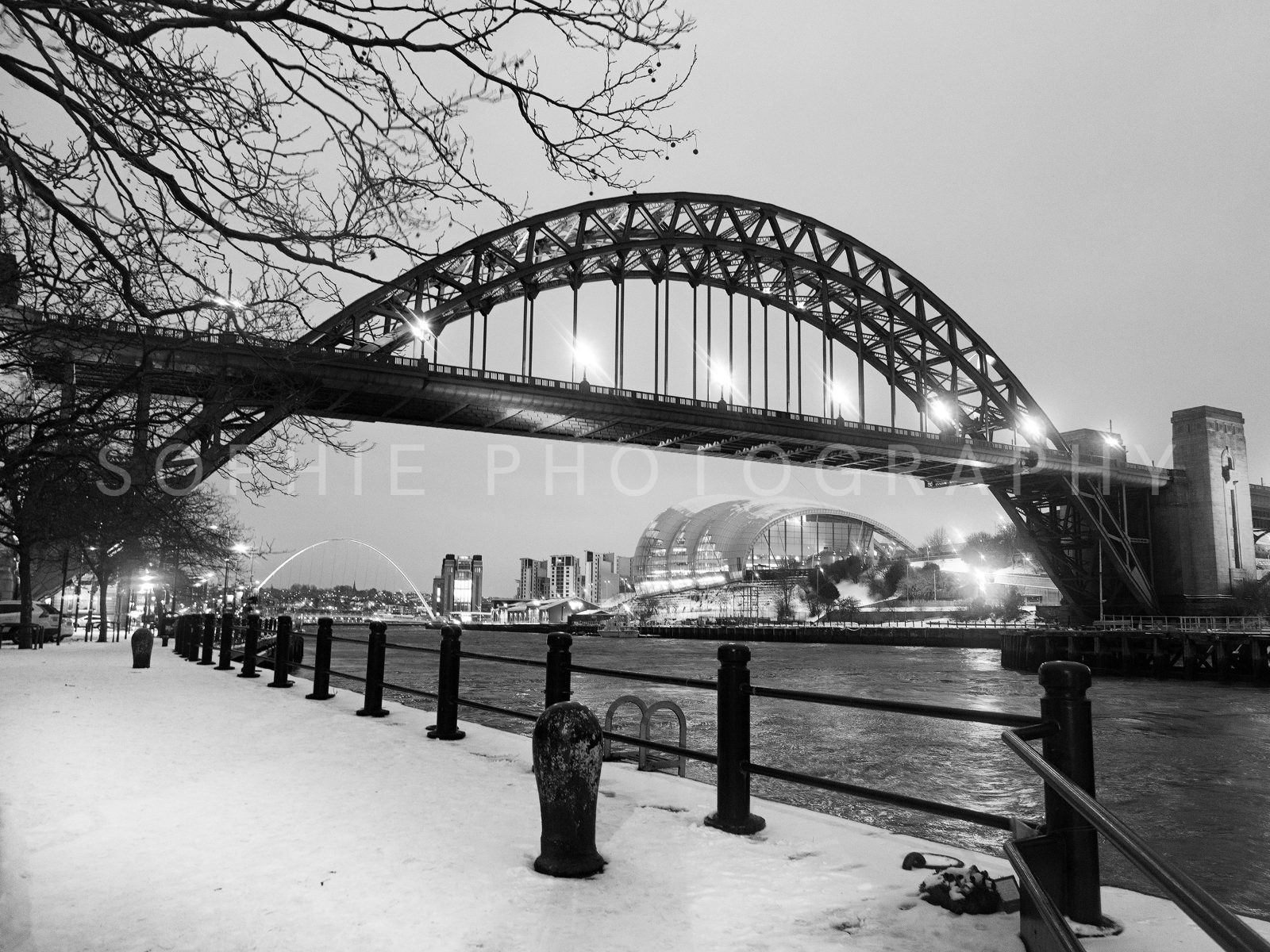 Snow on the Tyne, Black and White