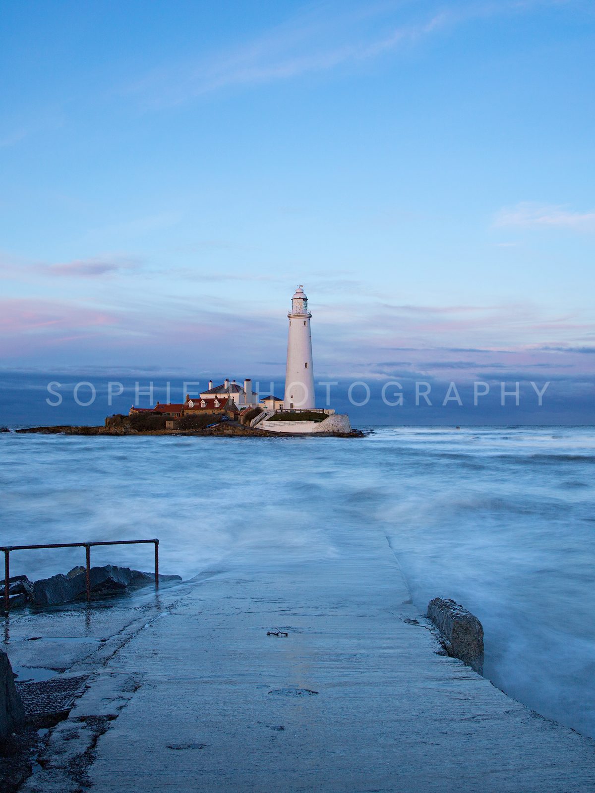 St Mary's Lighthouse High Tide